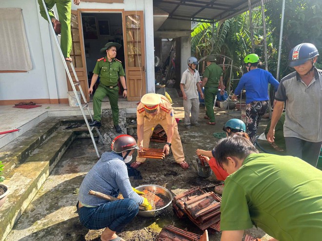 Quảng Ngãi: Hợp sức khắc phục hậu quả mưa bão, đảm bảo ATGT - Ảnh 16.