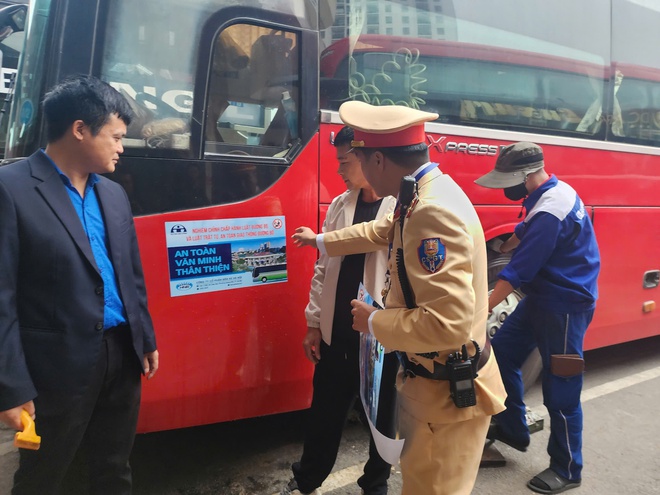 Hà Nội nâng cao phục vụ hành khách dịp cuối năm- Ảnh 6. Hà Nội nâng cao phục vụ hành khách dịp cuối năm- Ảnh 6.