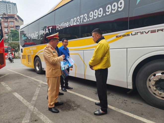 Hà Nội nâng cao phục vụ hành khách dịp cuối năm- Ảnh 7. Hà Nội nâng cao phục vụ hành khách dịp cuối năm- Ảnh 7.