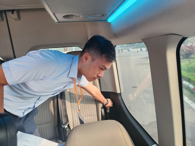 Hà Nội kiểm tra các điều kiện an toàn xe ô tô khách đưa đón học sinh - Ảnh 4.