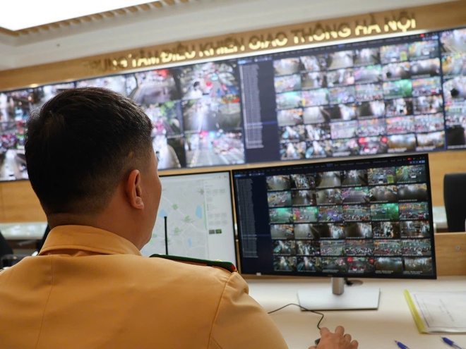 CSGT Hà Nội bảo đảm tuyệt đối ANTT, trật tự ATGT dịp Lễ Noel 2025 - Ảnh 2.