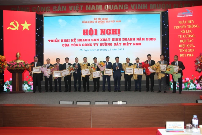 Đường sắt tập trung tái cơ cấu theo định hướng mô hình tập đoàn- Ảnh 5.