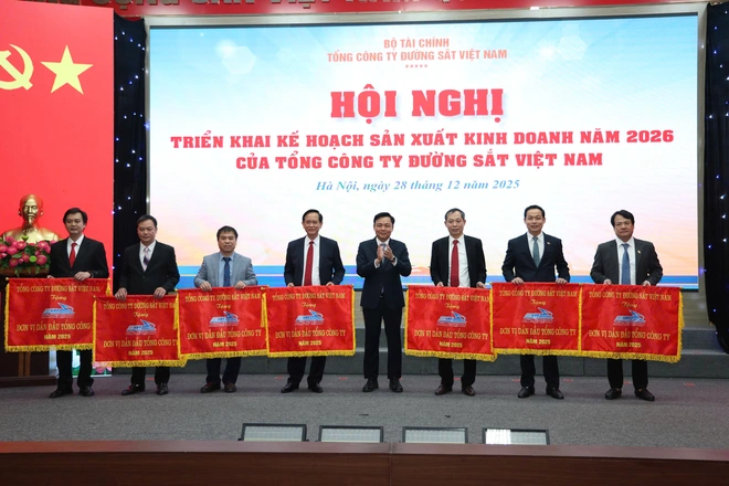 Đường sắt tập trung tái cơ cấu theo định hướng mô hình tập đoàn- Ảnh 7.