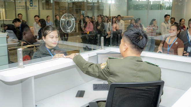 Cận cảnh diện mạo mới Nhà ga T2 Nội Bài, sẵn sàng khai thác từ ngày 19/12/2025 - Ảnh 2.