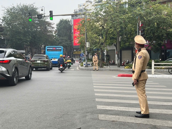 Vi phạm giao thông, tài xế ngỡ ngàng khi xem lại hình ảnh trích xuất từ camera- Ảnh 3.