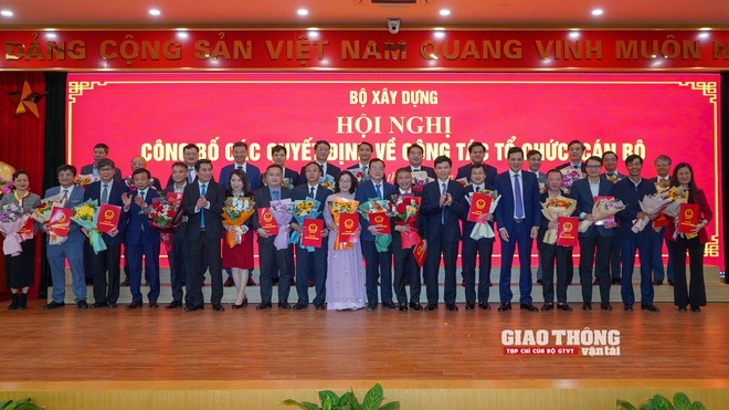 Công bố các quyết định về tổ chức và cán bộ Bộ Xây dựng- Ảnh 11.