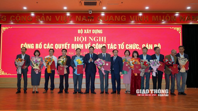 Công bố các quyết định về tổ chức và cán bộ Bộ Xây dựng- Ảnh 10.