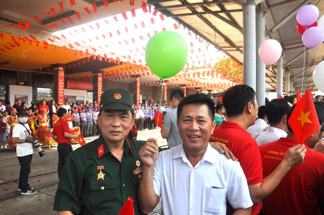 Đón đôi tàu Thống nhất non sông tại Ga Đà Nẵng - Ảnh 2.