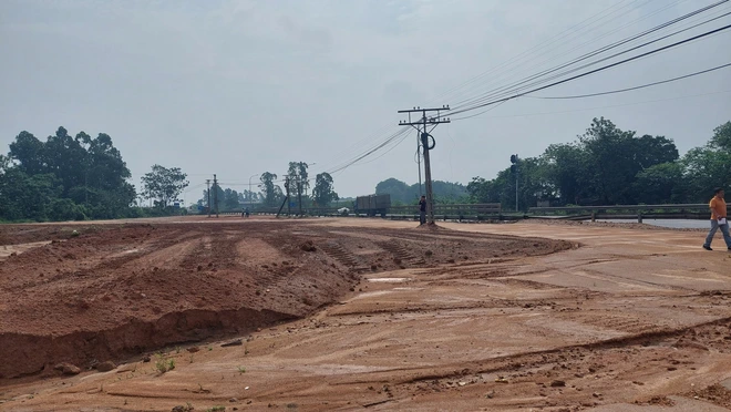 Dự án bến xe ở Phú Thọ xâm phạm dãy cột thông tin đường sắt tuyến Yên Viên – Lào Cai- Ảnh 2.