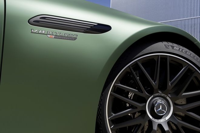 Mercedes-AMG SL 63 S E Performance trở lại Việt Nam - Ảnh 4.