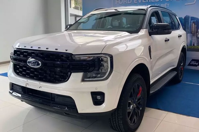 Ảnh thực tế Ford Everest Sport bản đặc biệt tại đại lý - Ảnh 3.