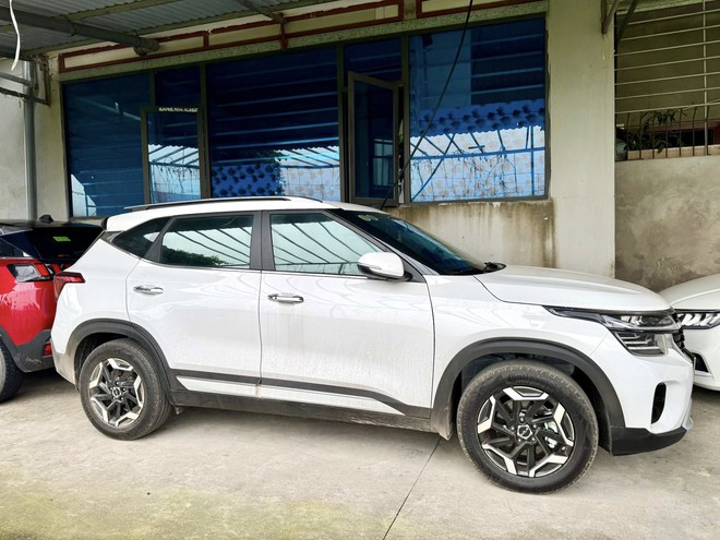 Lăn bánh 293 km, KIA Seltos bán lại giá khó tin - Ảnh 3.