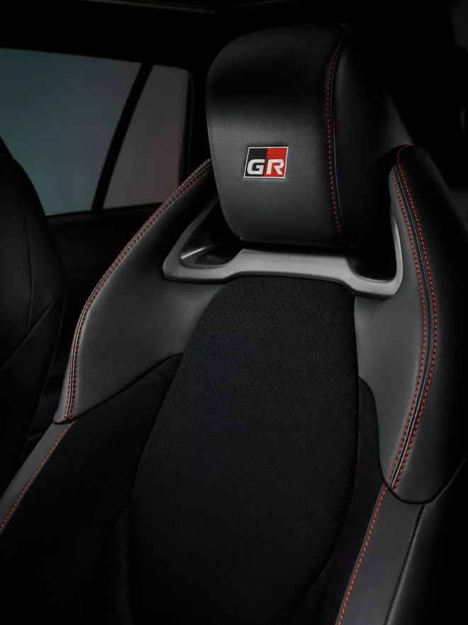 Toyota Corolla Cross 2026 ra mắt với diện mạo thể thao - Ảnh 5.