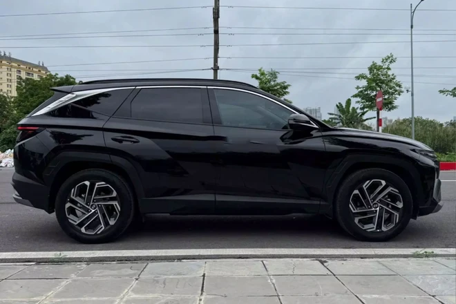 Hyundai Tucson mới đăng ký đã rao bán rẻ hơn hàng trăm triệu - Ảnh 2.