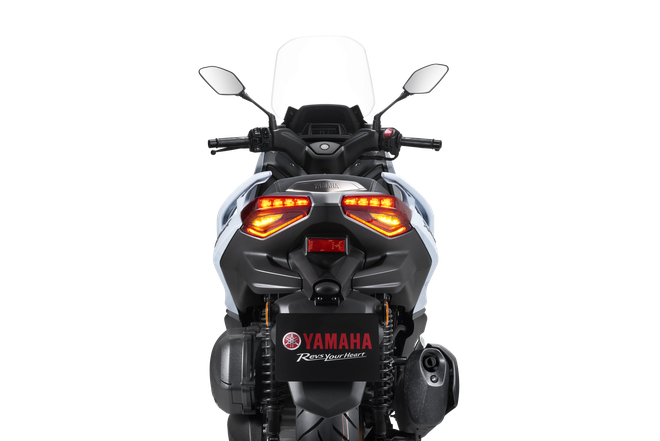 Cận cảnh Yamaha XMax 300 2025, thiết kế hiện đại - Ảnh 2.