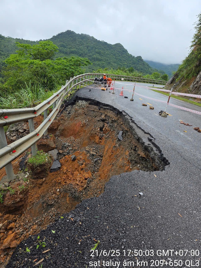 Thái Nguyên: Nhiều tuyến giao thông vẫn bị ngập nước - Ảnh 8.