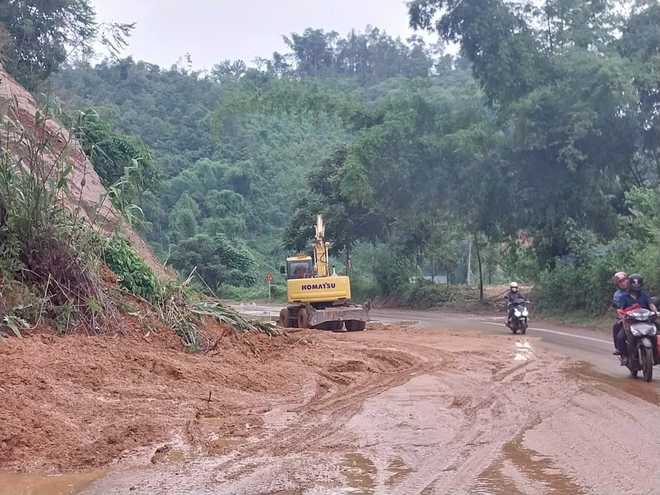 Thái Nguyên: Nhiều tuyến giao thông vẫn bị ngập nước - Ảnh 9.