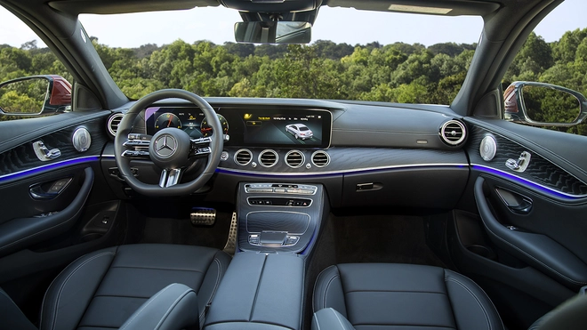 Khó tin, Mercedes-Benz E-Class giảm giá 700 triệu đồng - Ảnh 5.