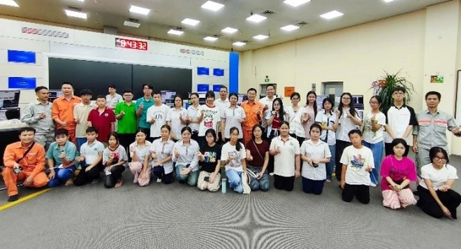 Con em CBCNVC tham quan Nhà máy nhiệt điện Quảng Ninh: Niềm vui nhân đôi, tự hào lan tỏa  - Ảnh 2.