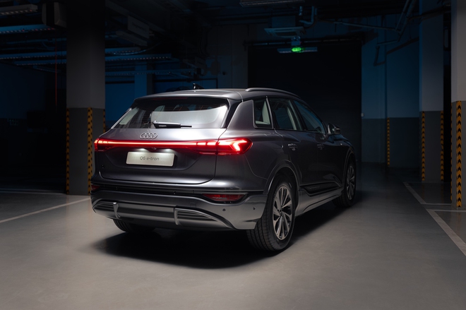 Cận cảnh Audi Q6 e-tron và A5 vừa ra mắt Việt Nam, giá từ 2,199 tỷ đồng - Ảnh 10.