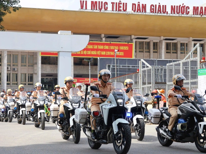 Hà Nội tiếp nhận hơn 600 CSGT tăng cường làm nhiệm vụ đảm bảo ATGT lễ Quốc khánh 02/9 - Ảnh 7.