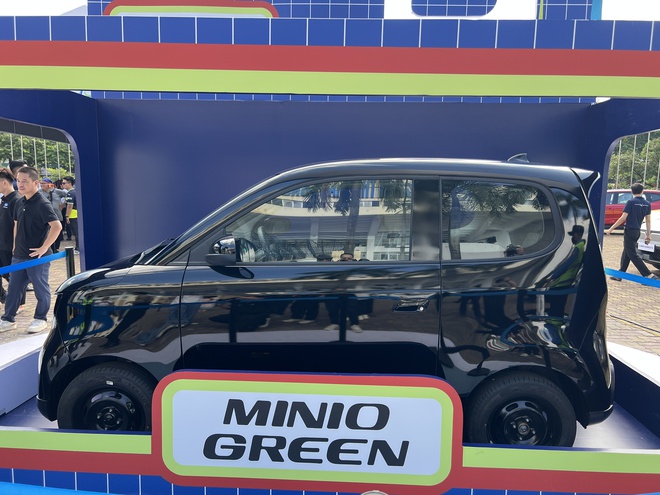 Cận cảnh VinFast Minio Green, ô tô rẻ nhất Việt Nam - Ảnh 2.