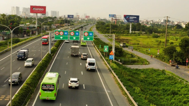 CSGT chính thức xử phạt xe tải đi vào làn 1 cao tốc Pháp Vân - Cầu Giẽ và Hà Nội - Hải Phòng- Ảnh 3.