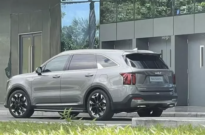 KIA Sorento 2025 lộ diện hoàn toàn ở Việt Nam - Ảnh 2.