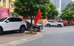 Hà Nội: Xe ô tô bủa vây trước cửa Công an, UBND phường Mai Động