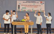 Sân khấu hóa hoạt động đảm bảo ATGT trường học ở Hà Nội