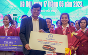 Nguyễn Thị Oanh nhận ô tô  do Thaco Group tặng sau thành công vang dội tại Sea Games 32