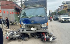 Xe tải đâm liên hoàn 4 xe máy làm 1 người tử vong tại Hà Nội