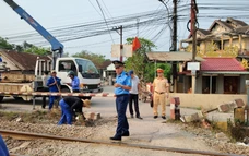 Đóng lối đi tự mở qua đường sắt Bắc - Nam địa phận tỉnh Thừa Thiên - Huế sau vụ TNGT nghiêm trọng
