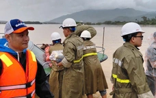 Lực lượng tìm kiếm, cứu nạn hàng hải hỗ trợ trang thiết bị và nhân lực ứng phó đợt mưa lũ tại Đà Nẵng