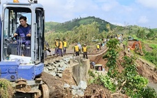 Nỗ lực khắc phục sự cố sạt lở đường sắt trên tuyến Thống nhất