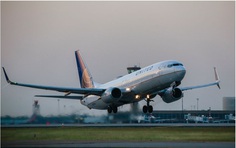 Hãng hàng không United Airlines tăng 5% lương trước thời hạn cho phi công
