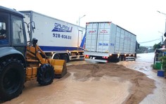 Gia Lai, Đắk Lắk: Tuyến QL1 ngập lụt, sạt lở gây ách tắc giao thông