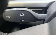 Lưu ý khi sử dụng cần gạt xi-nhan điện tử trên ô tô