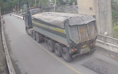 Rất cần kiểm soát xe quá tải qua cầu Đakrông