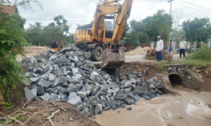 Mưa lũ, sạt lở lịch sử ở Nam Trung bộ: Canh đường, đảm bảo giao thông, phục vụ cứu hộ cứu nạn