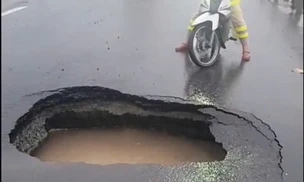 Video: Xuất hiện hố sụt lớn trên QL1 qua Đắk Lắk, đóng đường để đảm bảo an toàn