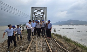 Đường sắt Bắc – Nam qua khu vực Nam Trung Bộ đã thông tuyến trở lại