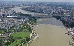 Sông Sài Gòn hạn chế tàu thuyền lưu thông nhiều vị trí để thi công