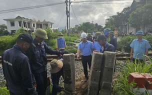 Cận cảnh rào đóng 4 lối đi tự mở qua đường sắt tại Quảng Bình