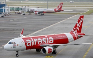 Người sáng lập AirAsia cam kết không nhận lương và duy trì việc làm