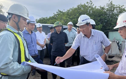 Cao tốc Mỹ Thuận - Cần Thơ mới thi công đạt nửa khối lượng xây lắp