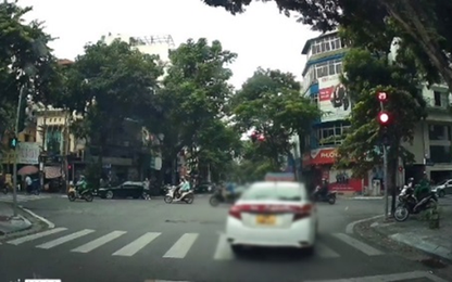 Hà Nội: Người dân ghi hình gửi công an, lái xe taxi vượt đèn đỏ bị phạt nặng
