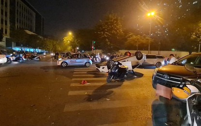 Hà Nội: Điều tra vụ TNGT xe ôtô nằm ngửa bụng trên đường Liễu Giai