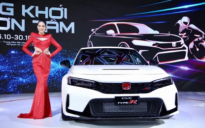 Cận cảnh xe đua thể thao Honda Civic Type R vừa ra mắt khách Việt