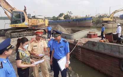 Lực lượng Thanh tra – an toàn Chi cục Đường thủy nội địa khu vực I nỗ lực giữ bình yên sông nước